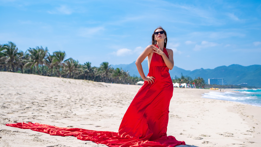 Flying dress combo (10 photos + video)