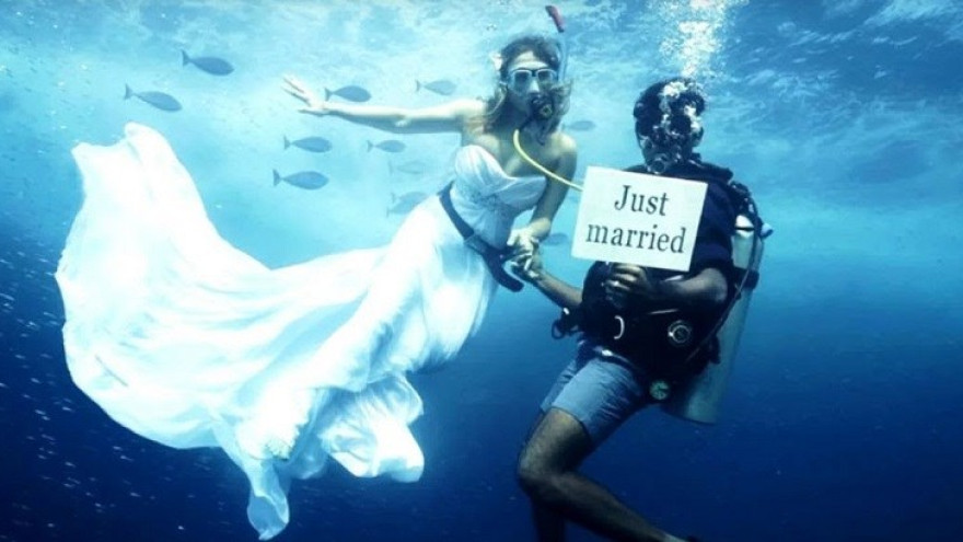Свадебная церемония под водой-1